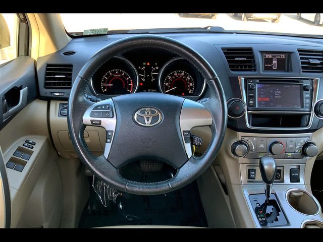 2013 Toyota Highlander SE