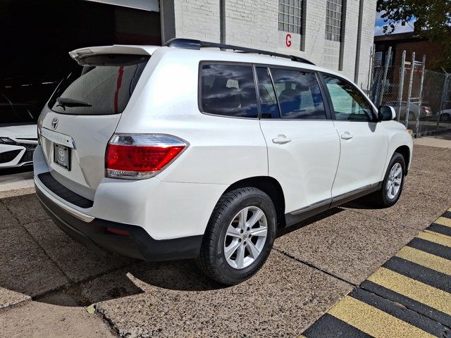 2013 Toyota Highlander SE