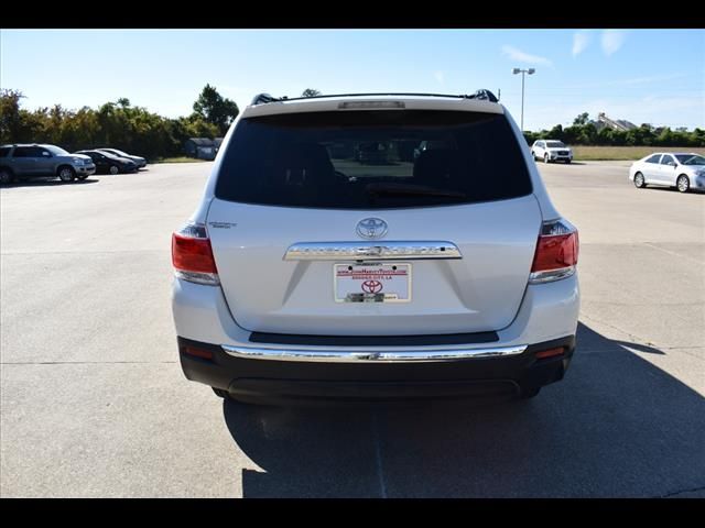 2013 Toyota Highlander SE