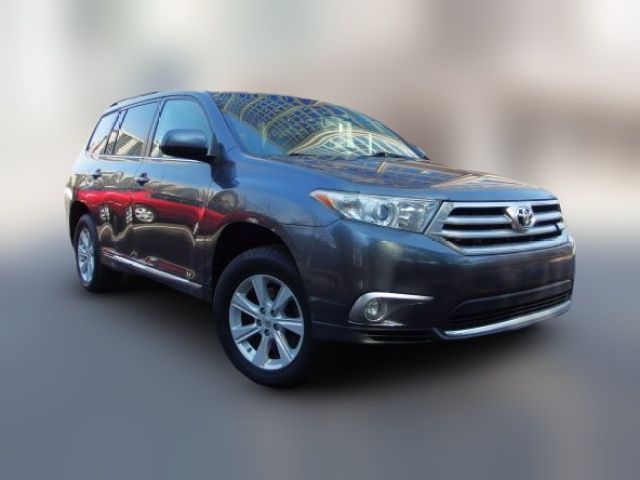 2013 Toyota Highlander SE