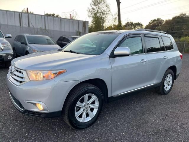 2013 Toyota Highlander SE