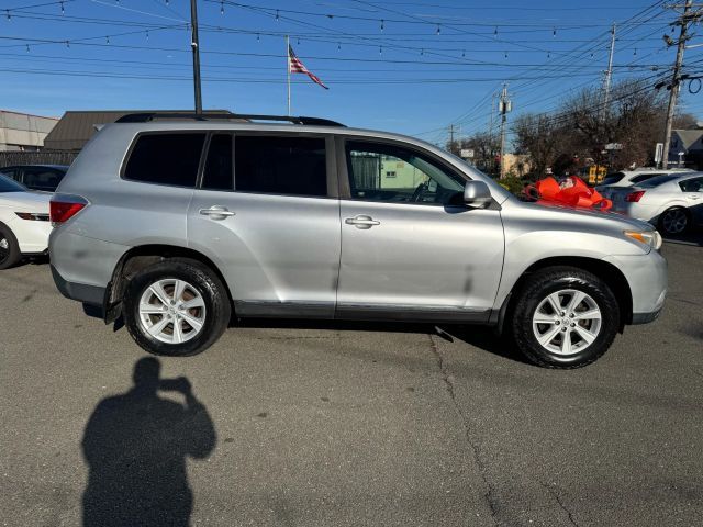 2013 Toyota Highlander SE