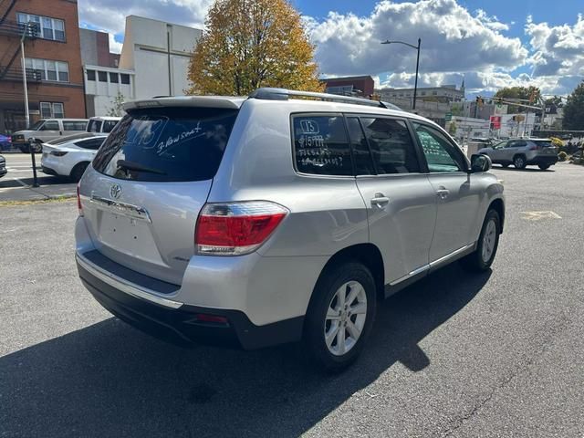 2013 Toyota Highlander SE