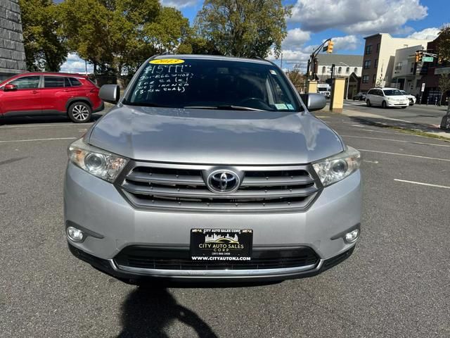 2013 Toyota Highlander SE