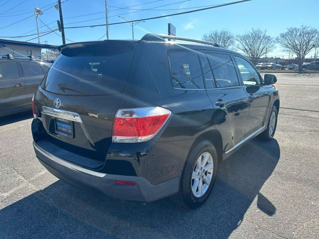 2013 Toyota Highlander SE