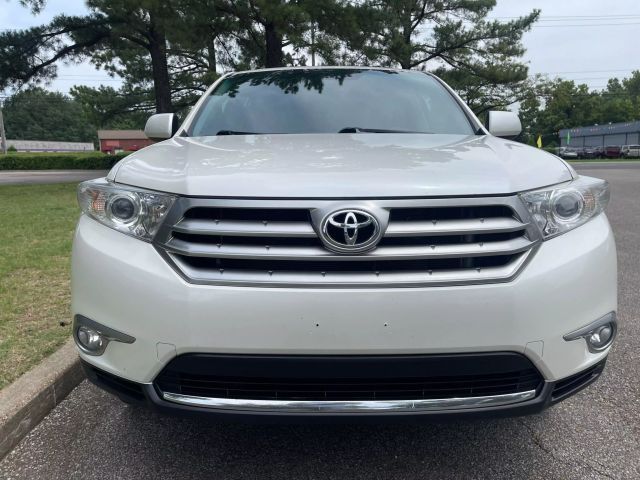 2013 Toyota Highlander SE