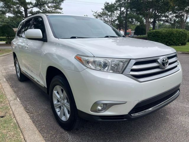 2013 Toyota Highlander SE