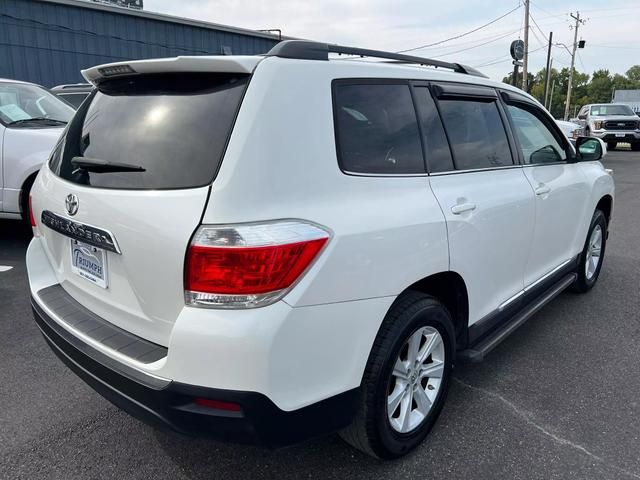 2013 Toyota Highlander SE