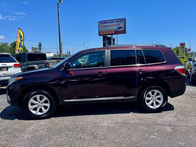 2013 Toyota Highlander SE