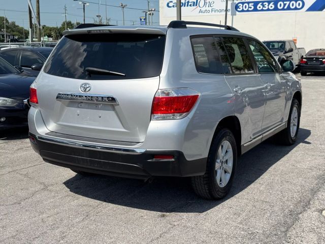 2013 Toyota Highlander SE