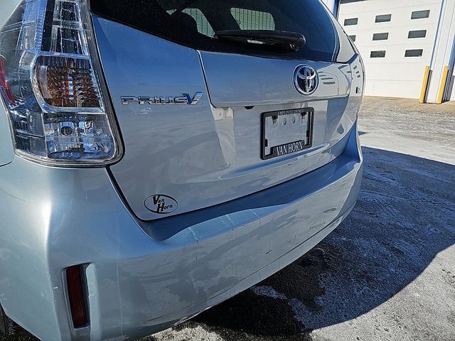 2013 Toyota Prius v Five