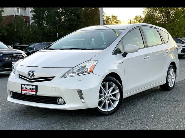 2013 Toyota Prius v Five