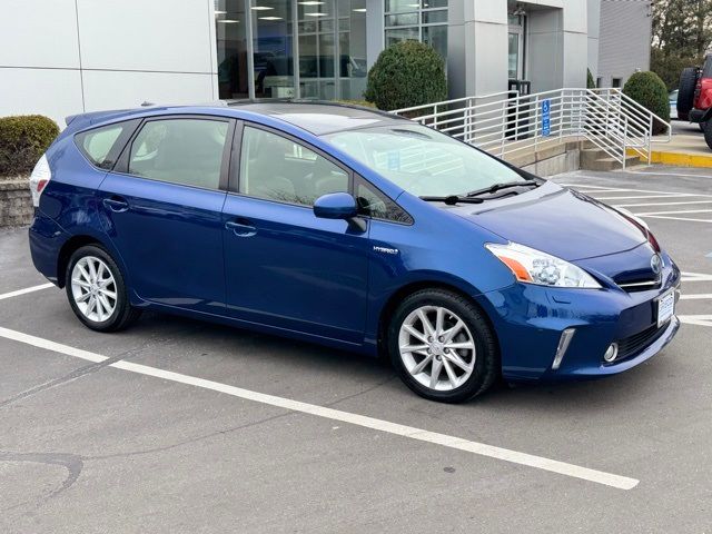 2013 Toyota Prius v Five