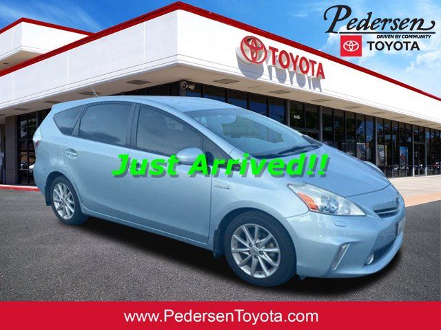 2013 Toyota Prius v Five