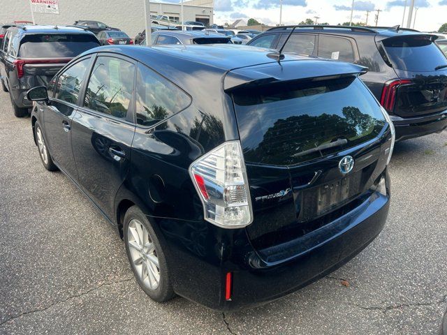 2013 Toyota Prius v Five