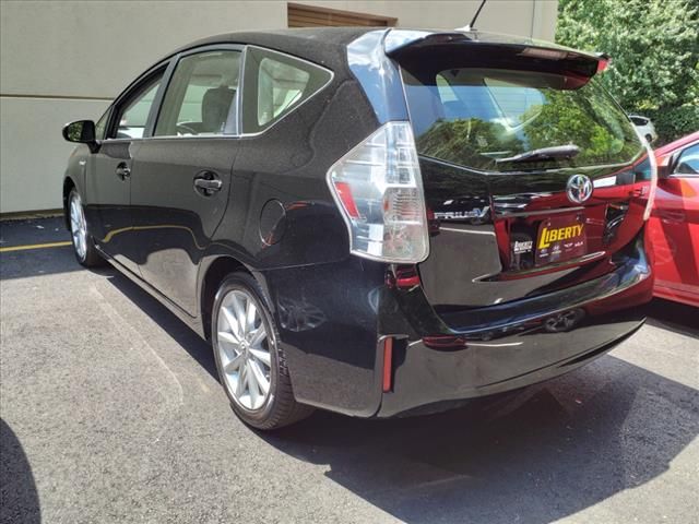 2013 Toyota Prius v Five