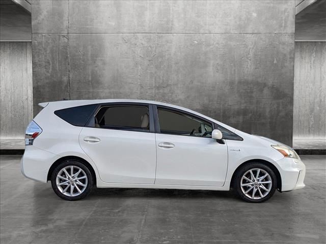 2013 Toyota Prius v Five