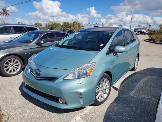 2013 Toyota Prius v Five