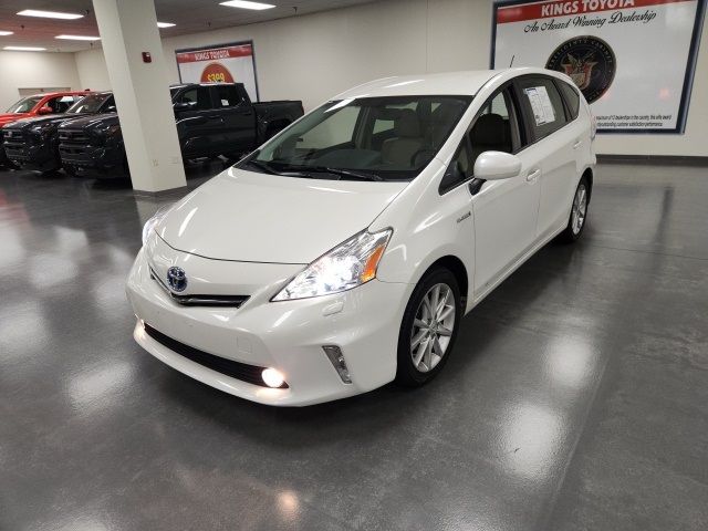 2013 Toyota Prius v Five