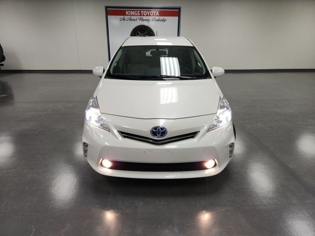 2013 Toyota Prius v Five