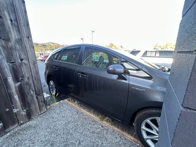 2013 Toyota Prius v Five