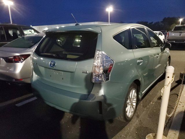 2013 Toyota Prius v Five