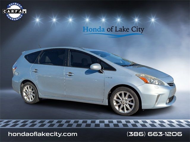 2013 Toyota Prius v Five