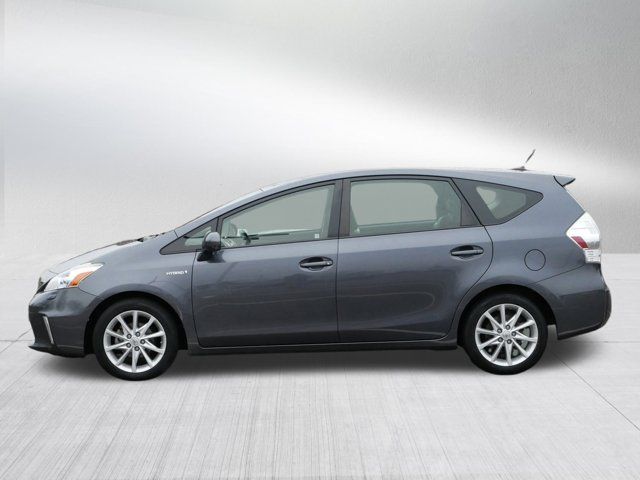 2013 Toyota Prius v Five