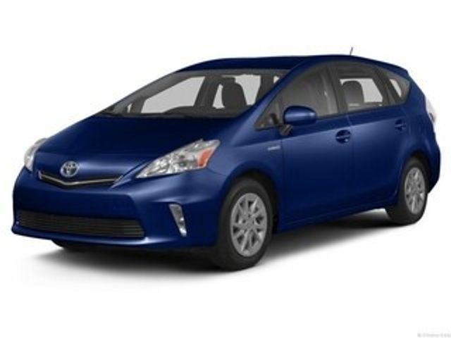 2013 Toyota Prius v Five