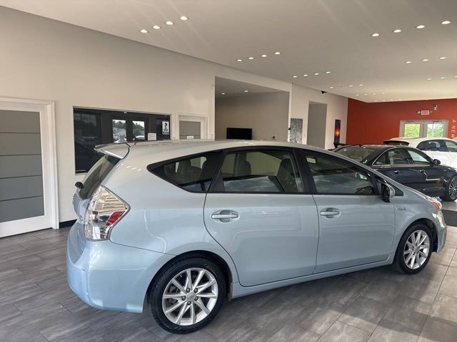 2013 Toyota Prius v Five