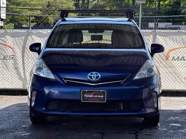 2013 Toyota Prius v Five