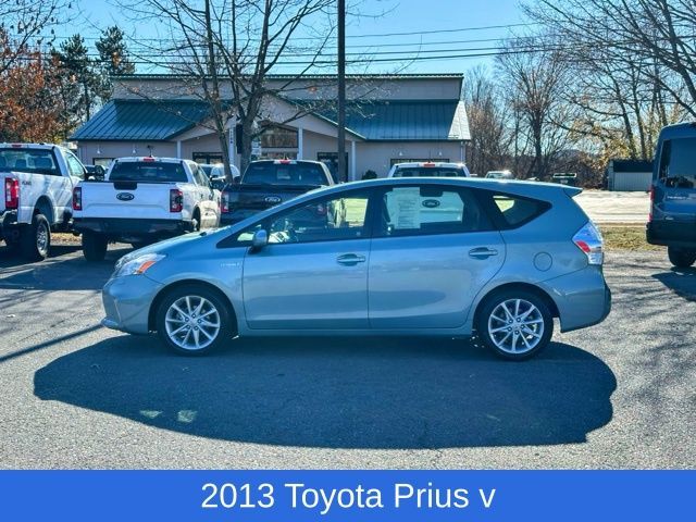 2013 Toyota Prius v Two