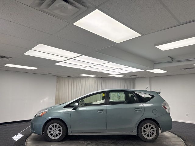 2013 Toyota Prius v Two