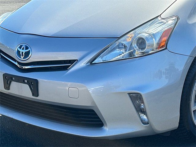 2013 Toyota Prius v Two