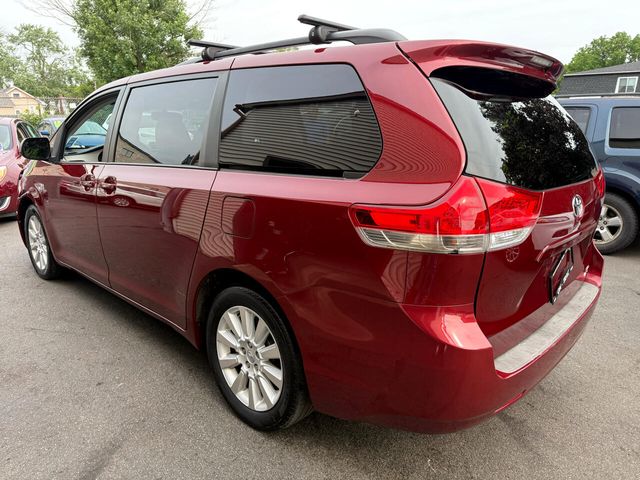 2013 Toyota Sienna LE