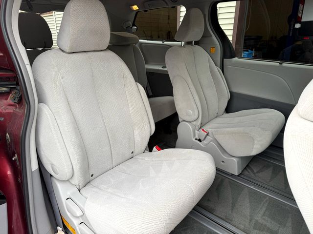 2013 Toyota Sienna LE