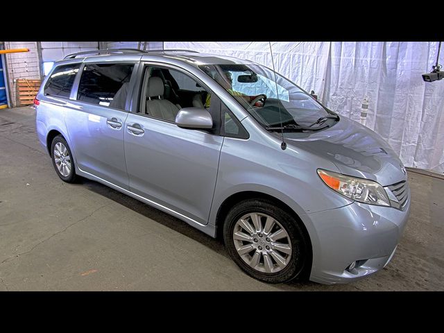 2013 Toyota Sienna XLE