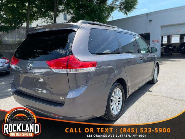 2013 Toyota Sienna 