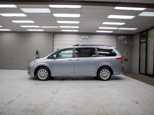 2013 Toyota Sienna XLE