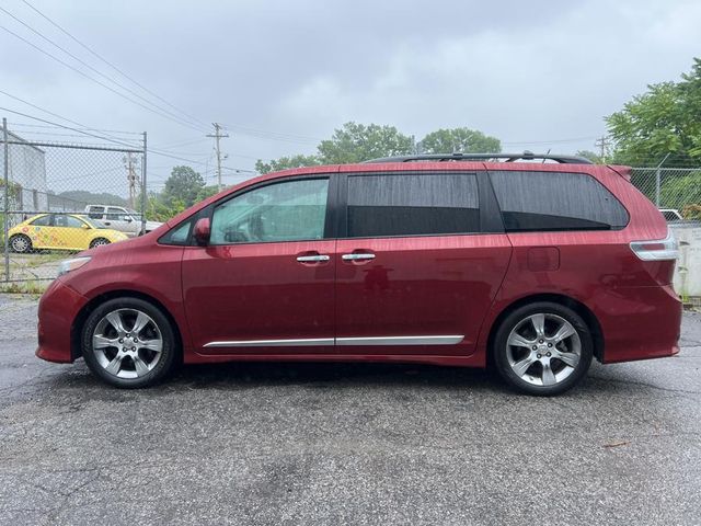 2013 Toyota Sienna SE