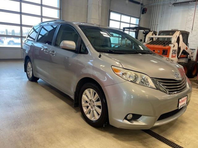 2013 Toyota Sienna XLE