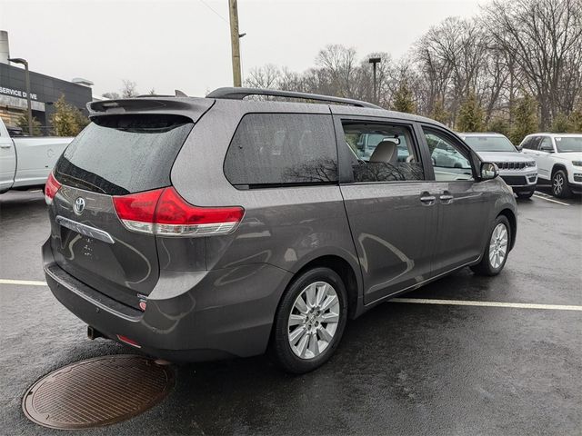 2013 Toyota Sienna 