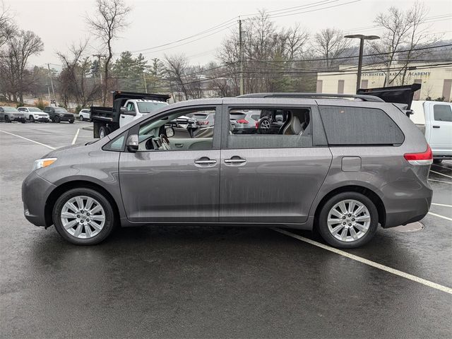 2013 Toyota Sienna 