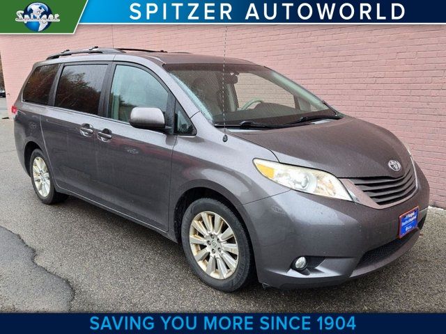 2013 Toyota Sienna XLE