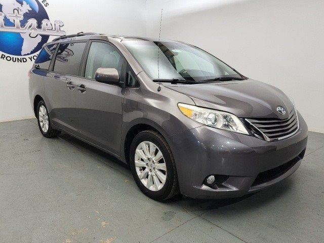 2013 Toyota Sienna XLE