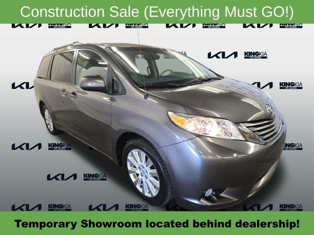 2013 Toyota Sienna XLE