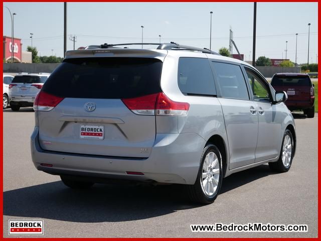 2013 Toyota Sienna 