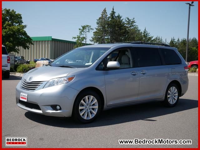 2013 Toyota Sienna 