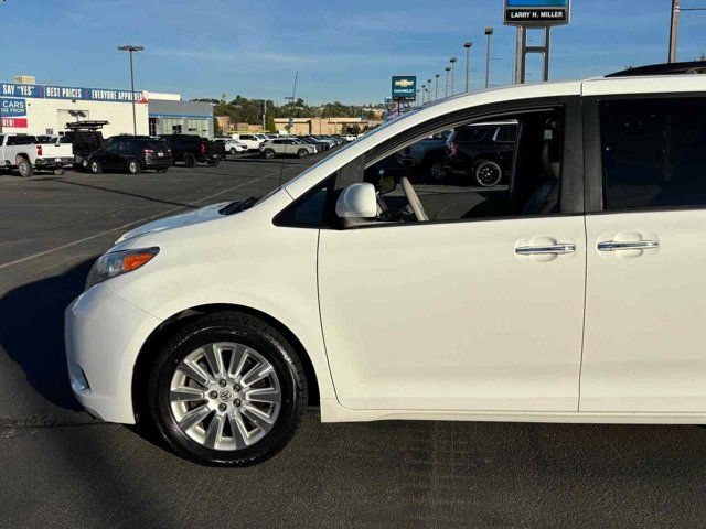 2013 Toyota Sienna XLE