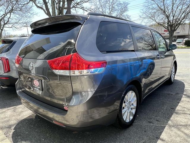 2013 Toyota Sienna XLE
